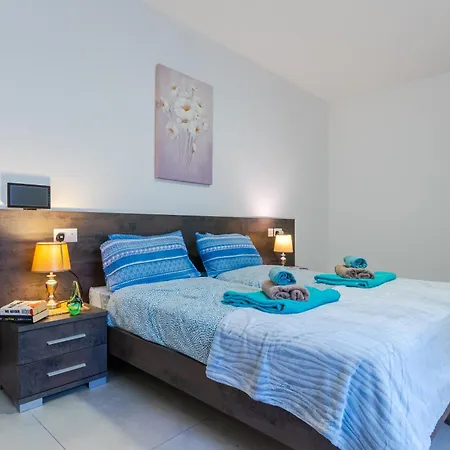 Apartamento Brand New 3 Bdr 2 Bth H12